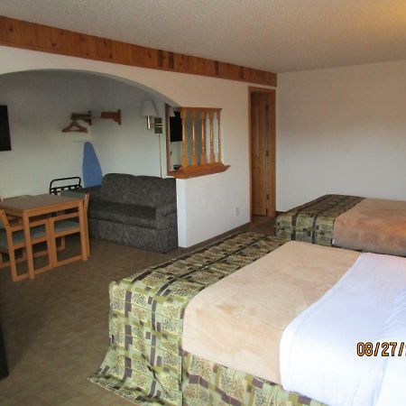 North Country Inn & Suites Mandan Ngoại thất bức ảnh