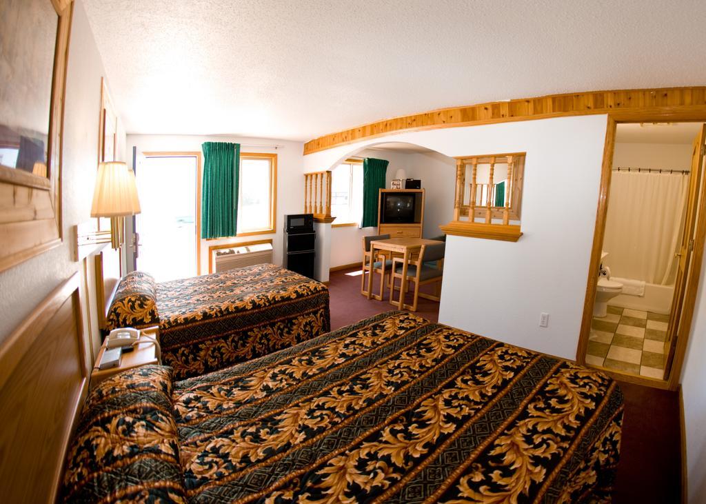 North Country Inn & Suites Mandan Ngoại thất bức ảnh